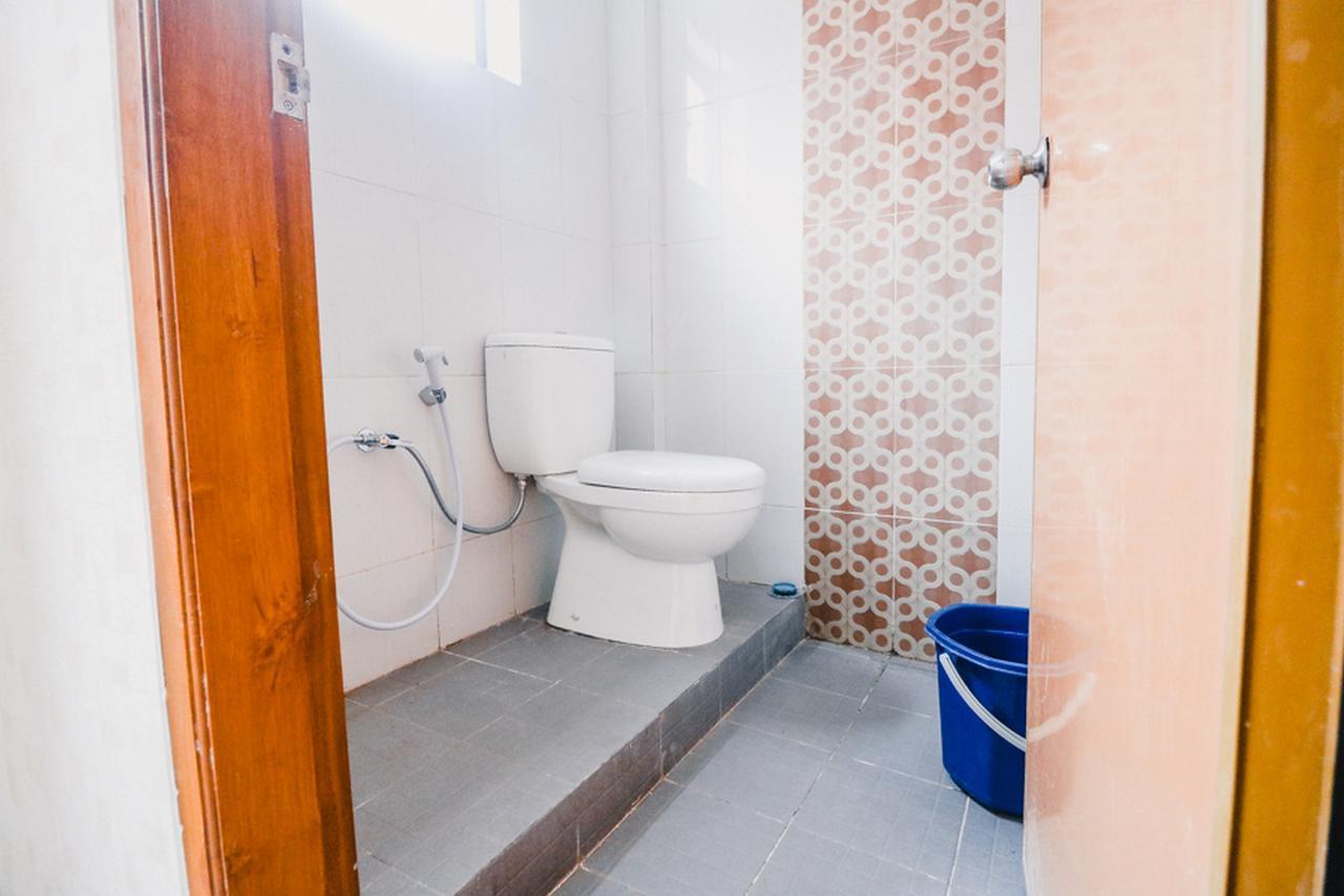 RedDoorz near Taman Rekreasi Selecta Hotel Malang Bagian luar foto