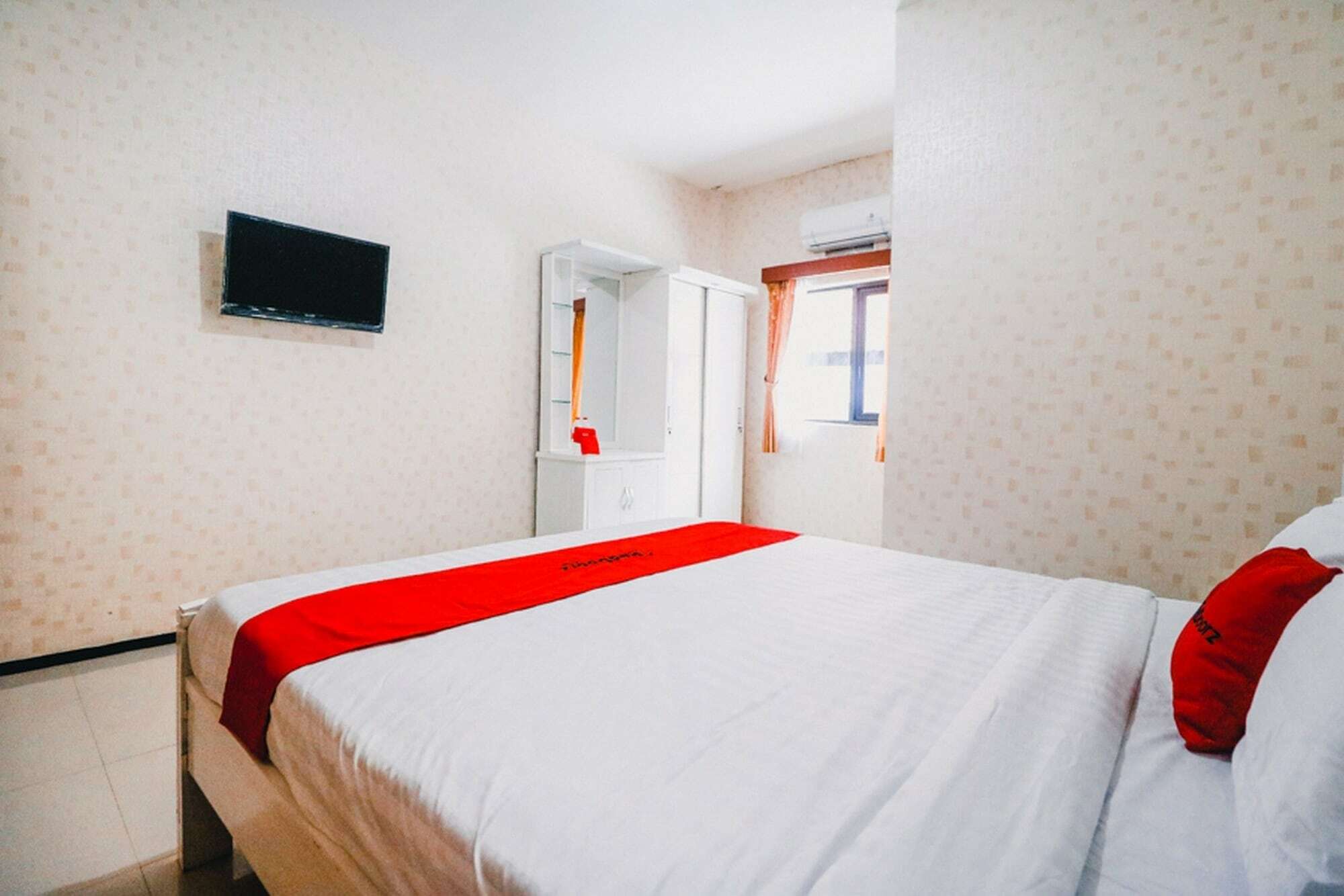 RedDoorz near Taman Rekreasi Selecta Hotel Malang Bagian luar foto