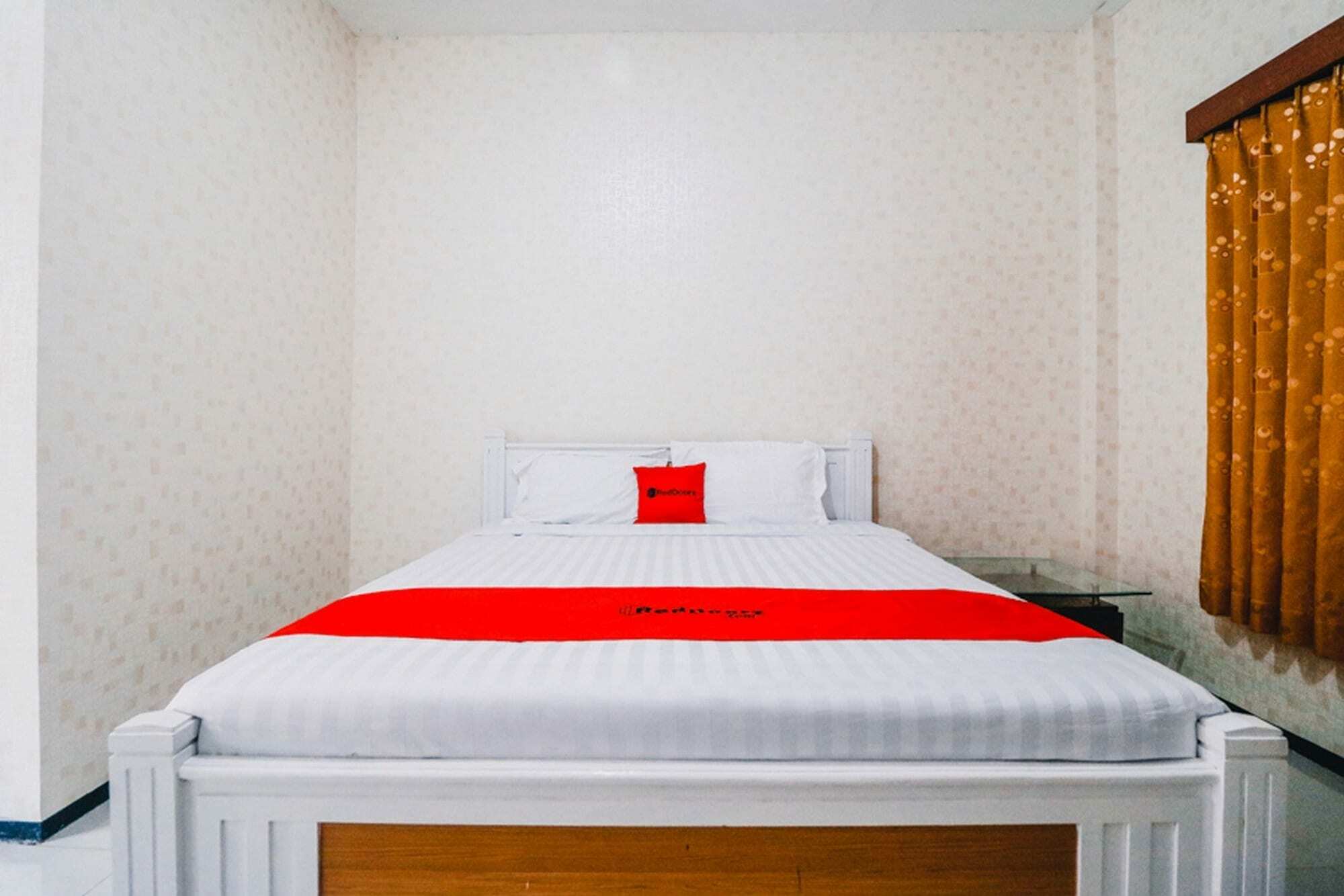 RedDoorz near Taman Rekreasi Selecta Hotel Malang Bagian luar foto