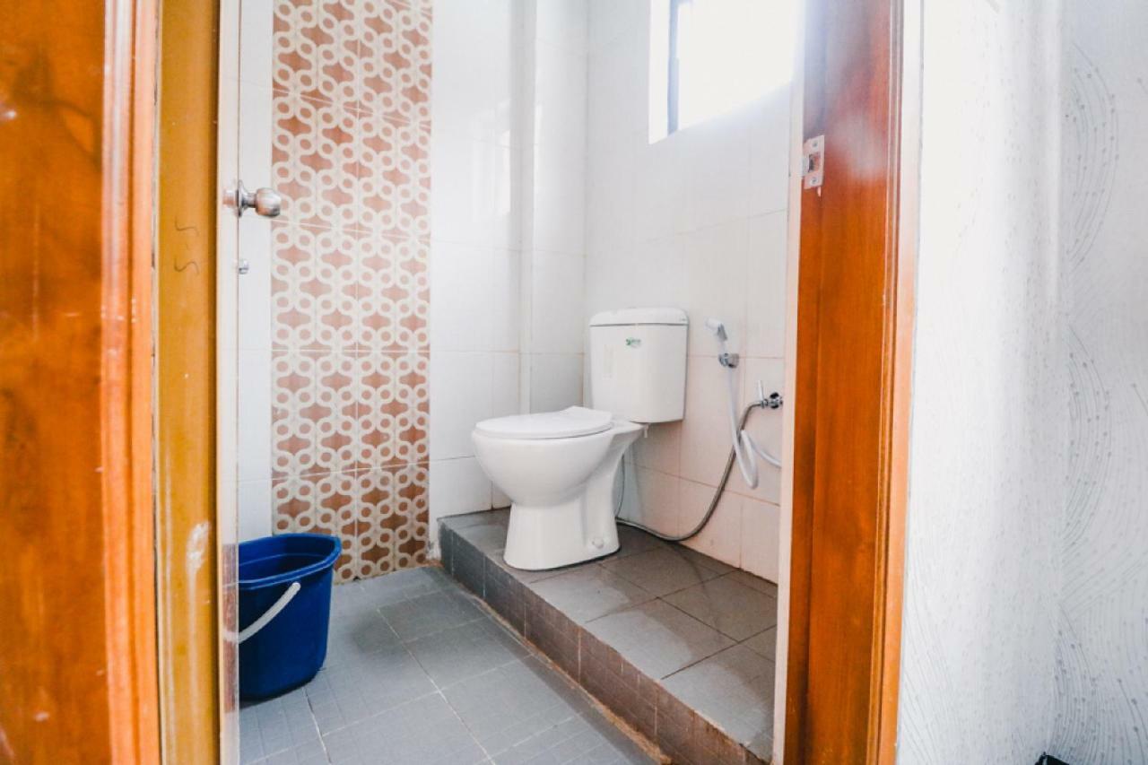 RedDoorz near Taman Rekreasi Selecta Hotel Malang Bagian luar foto